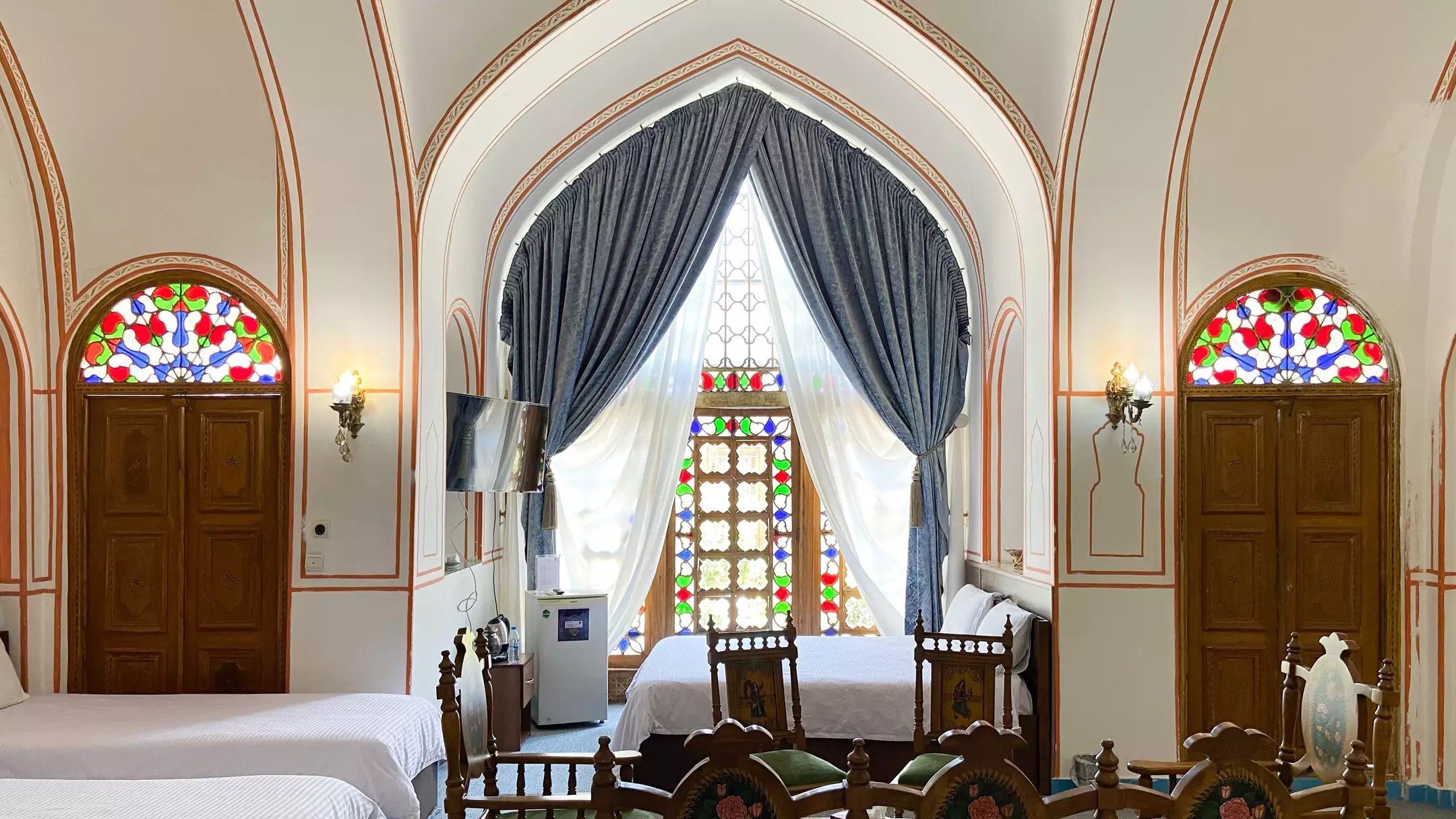 Alibaba https://cdn.alibaba.ir/ostorage/hotel-accommodation-images/6703204476f5bf0b3af62f16_4e8d6f8c-751b-4c31-b6ea-57862aeffce3_شش تخته (4).webp